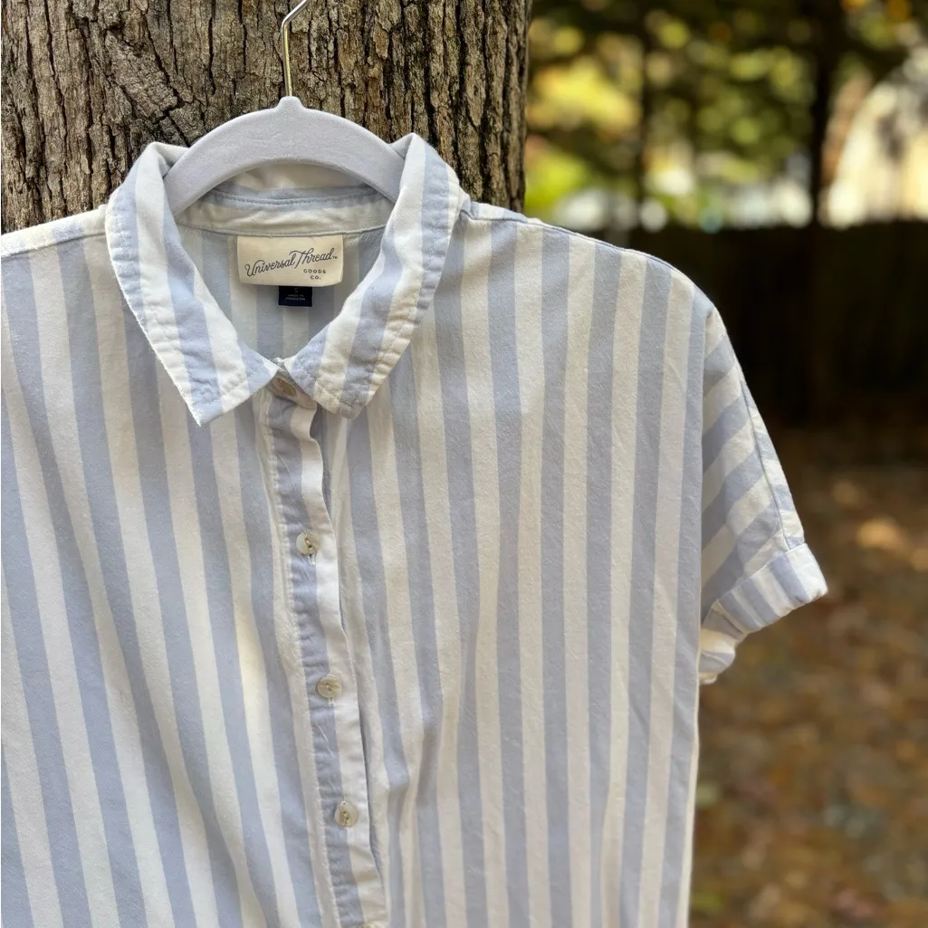 Universal Threads Universal Thread Light Blue and White Striped Shirt - Image 4