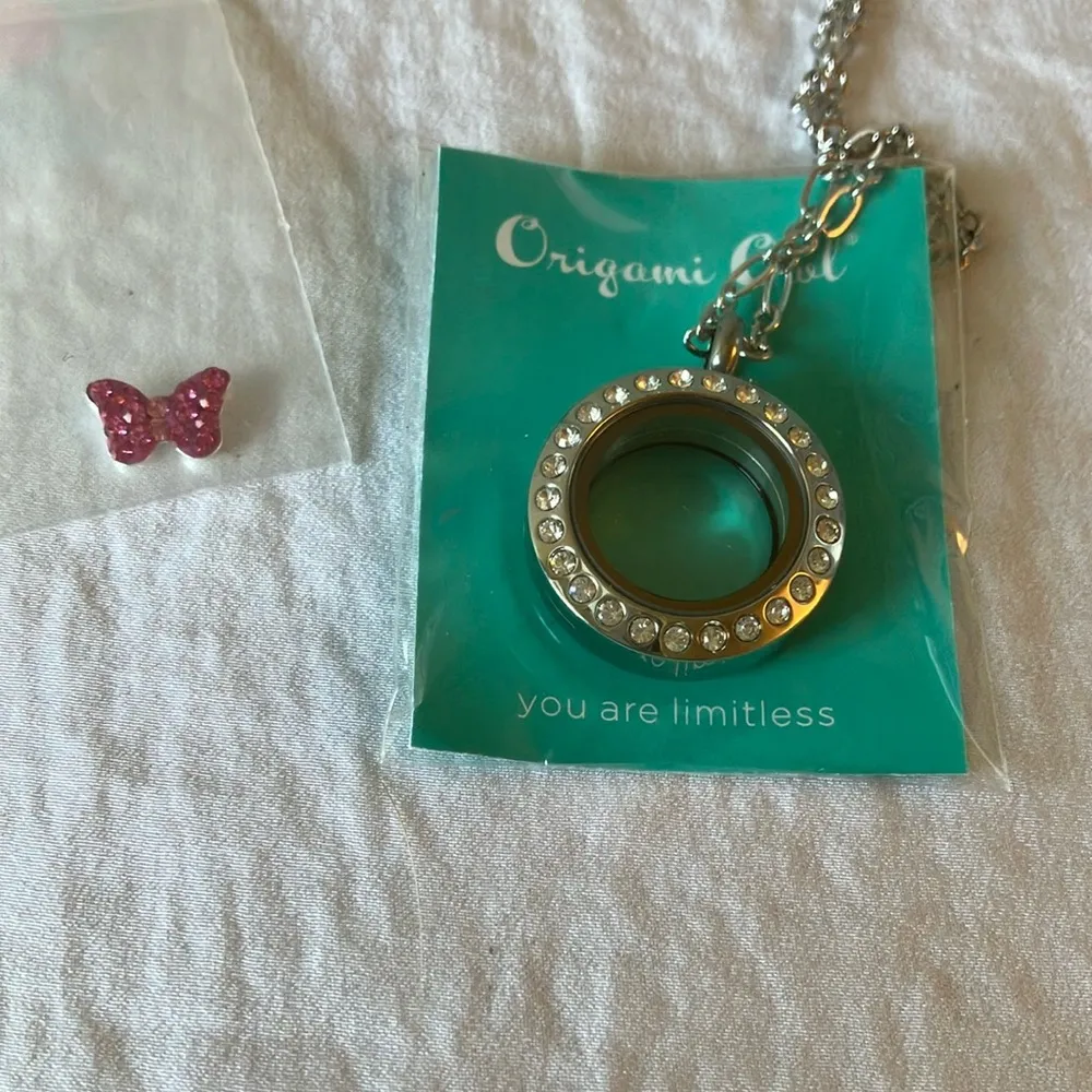 Origami Owl: 2018 Silver Tone Necklace with Mini Pendant & Pink Butterfly Charm - Image 4