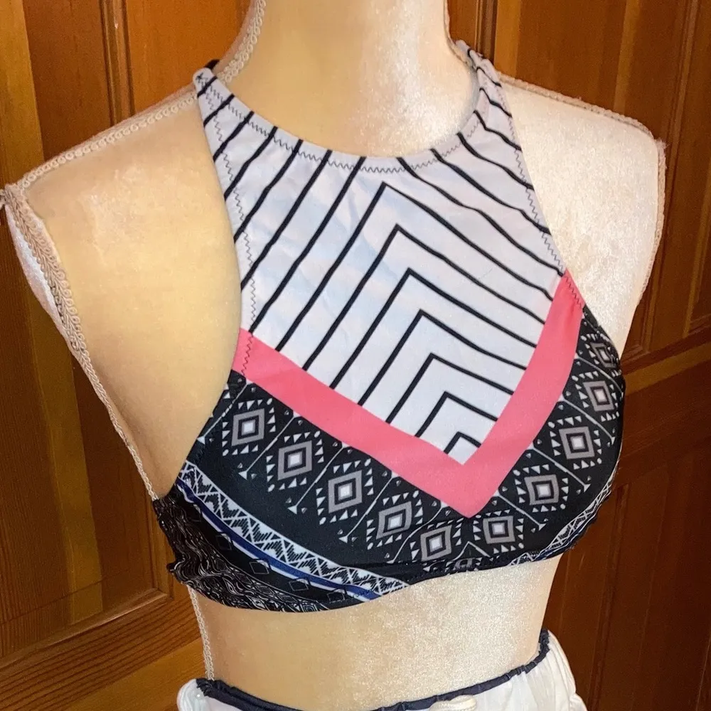 Nwt, Lavishly Paris Geometric Printed Halter Open Back Bikini Set, Size 6 Black - Image 4