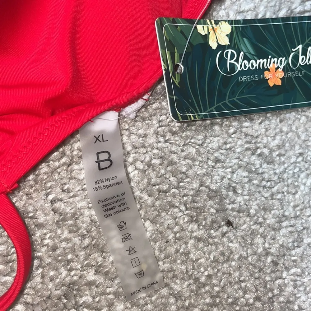 New Blooming Jelly triangle bikini cherry red top size XL - Image 4