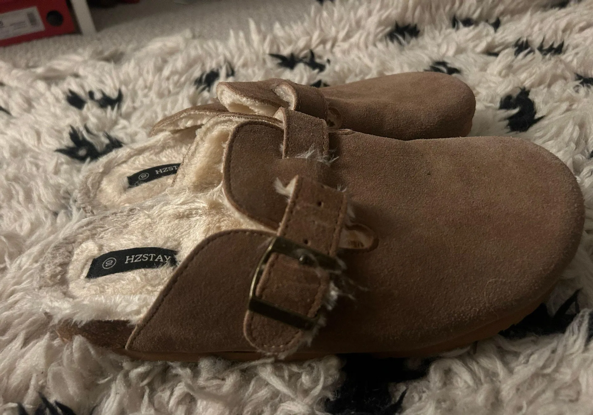 Fuzzy Clog slipper Pink Size 10.5 - Image 3