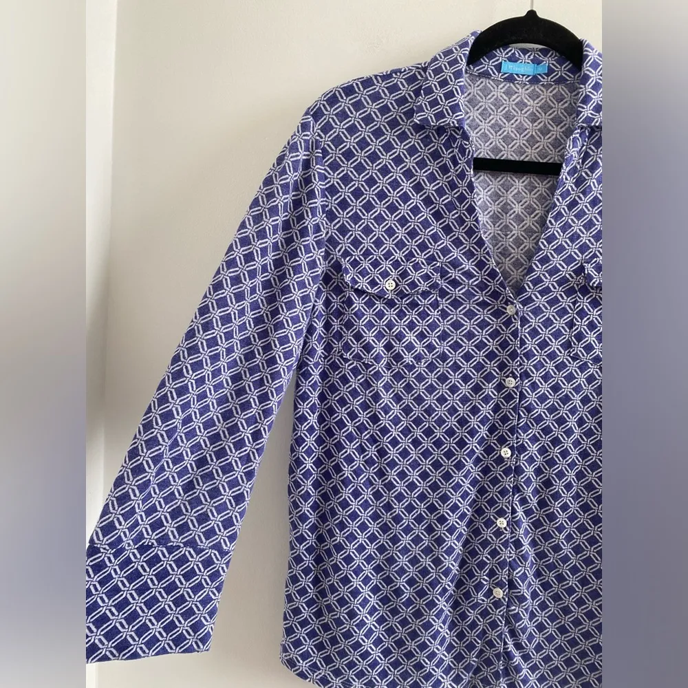 J. McLaughlin Blue & White Brynn Geometric Linen Button Down Shirt Size Medium - Image 6
