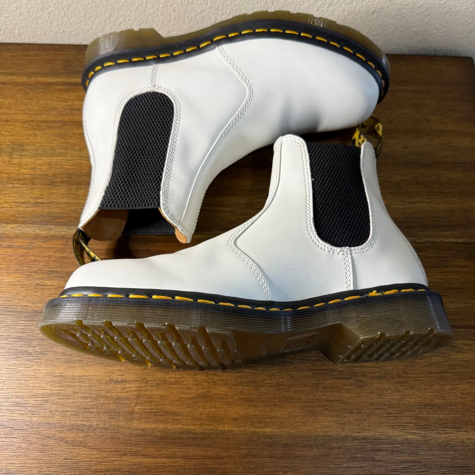 Dr Martens 2976 YS Chelsea Boots White Leather Platform Lug Sole Women US 7 - Image 3