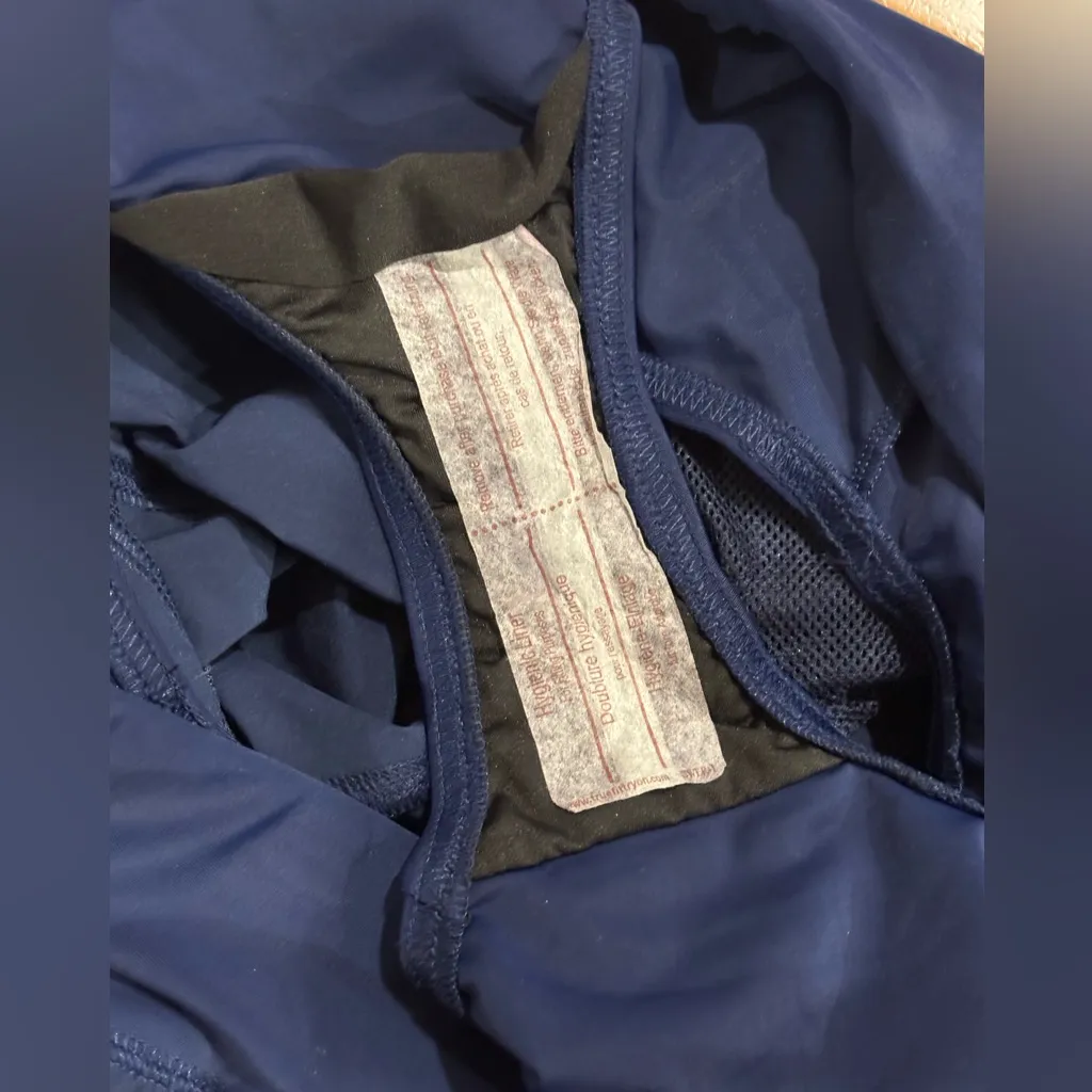 Lands’ End Woman’s Navy Blue Summer Plus Size Basic Casual Knee Length Shorts - Image 6