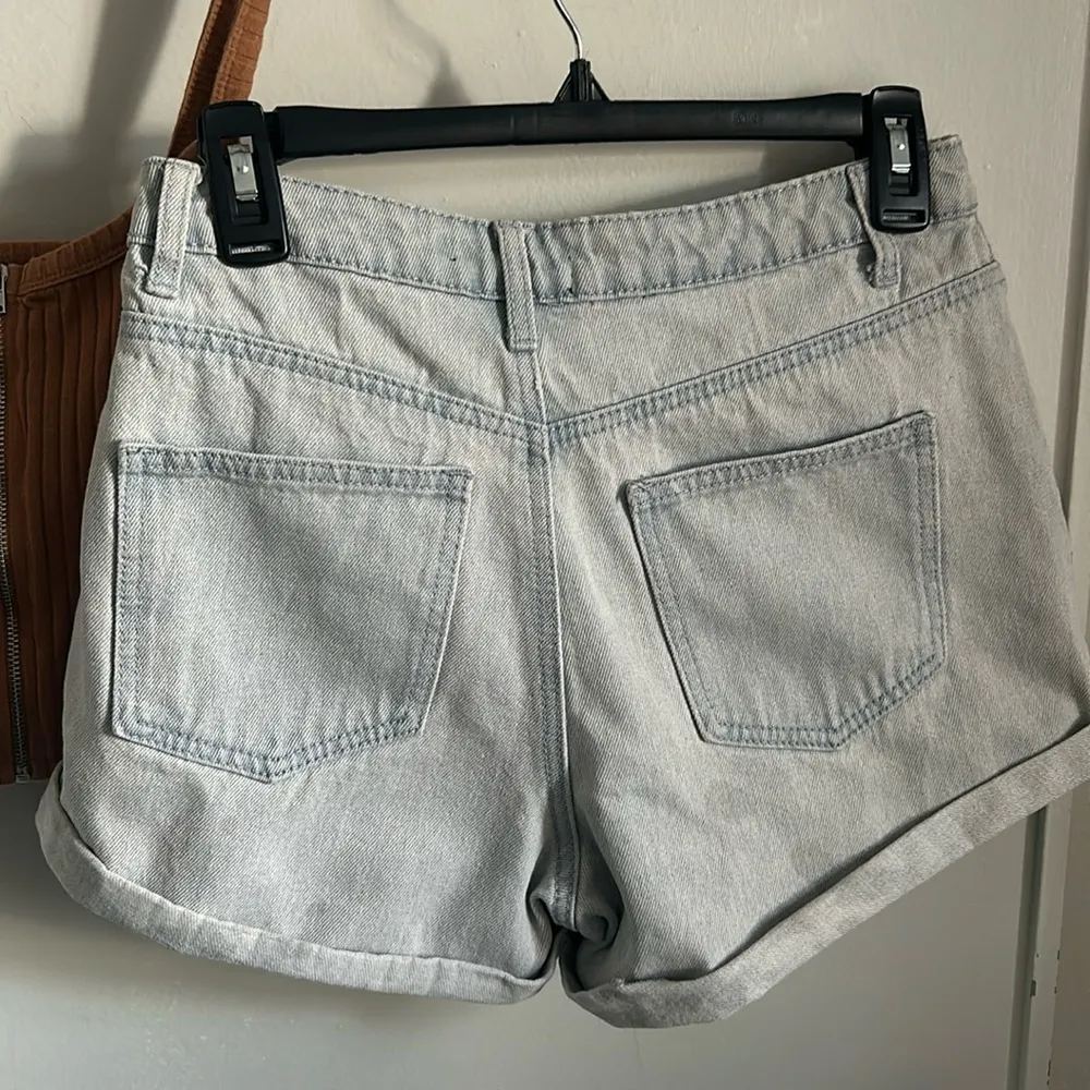 Missguided Women’s Rolled Cuff Lightwash Denim Jean Shorts - Image 5