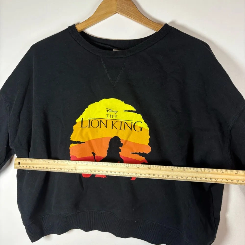 Women’s Disney The Lion King Crop Crewneck Sweatshirt Black XL - Image 4