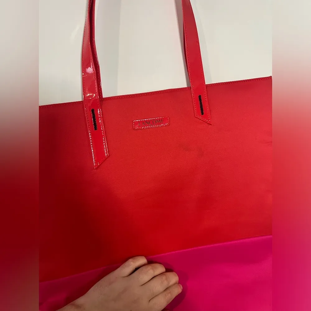 Lancôme Paris Bright Red Flamingo All Over Print Inside Over the Shoulder Tote - Image 3
