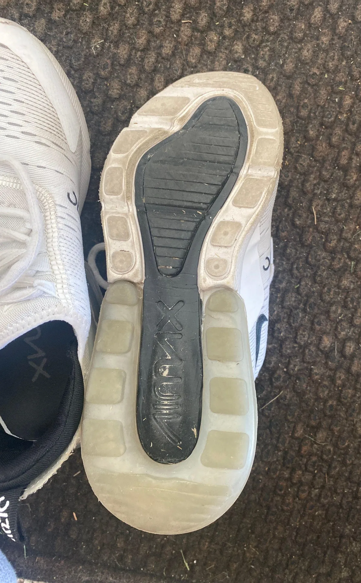 Nike Air Max 270 Shoes - Image 3