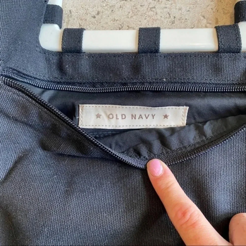 NWT OLD NAVY CONVERTIBLE BLACK CLUTCH - Image 6