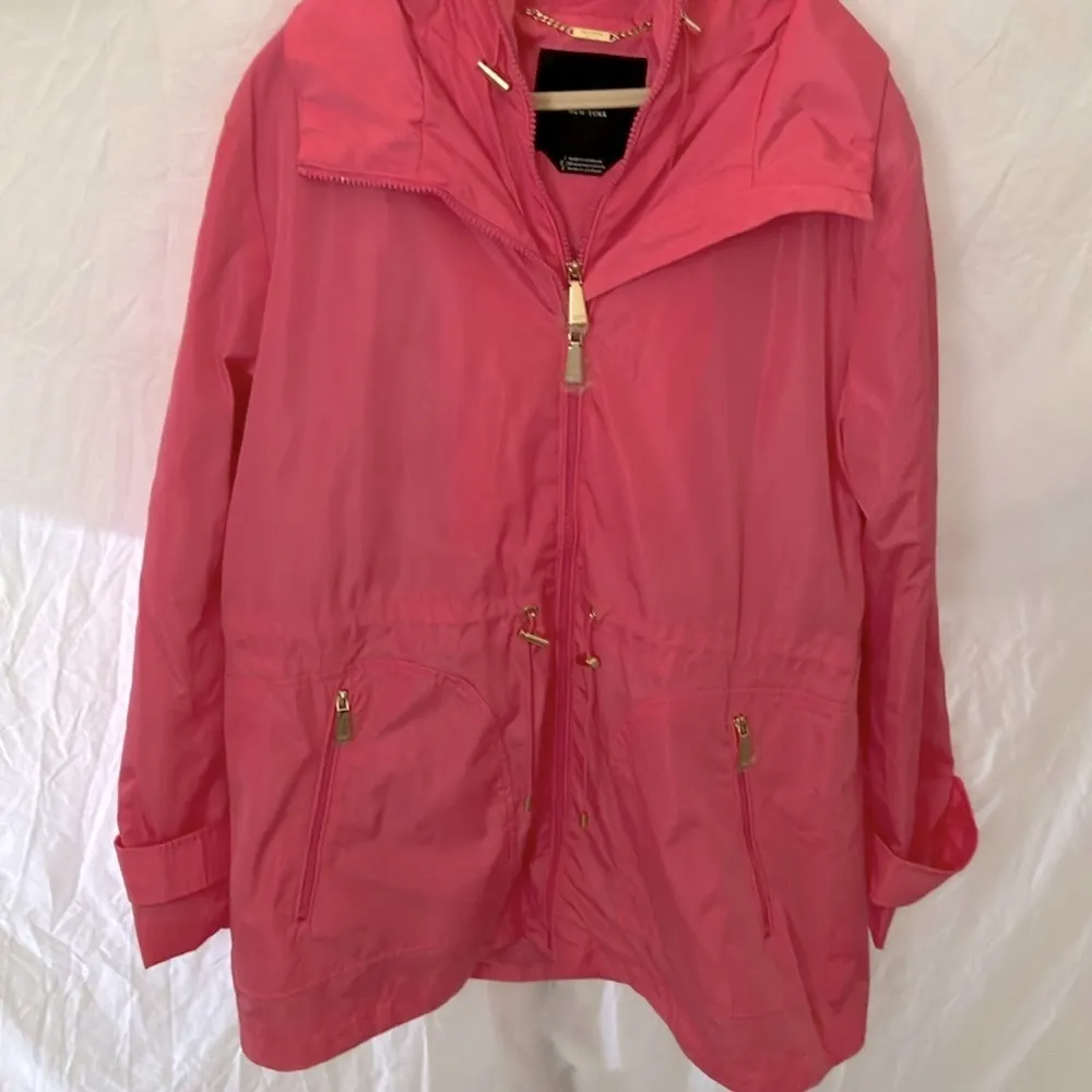 Kate Spade: Watermelon Pink Water Resistant Anorak Jacket -Hood- Gold Tone Zip - Image 8