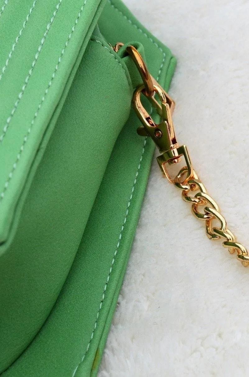 Boutique NWT Green Stiff Crossbody Handbag With Gold Chain - Image 5