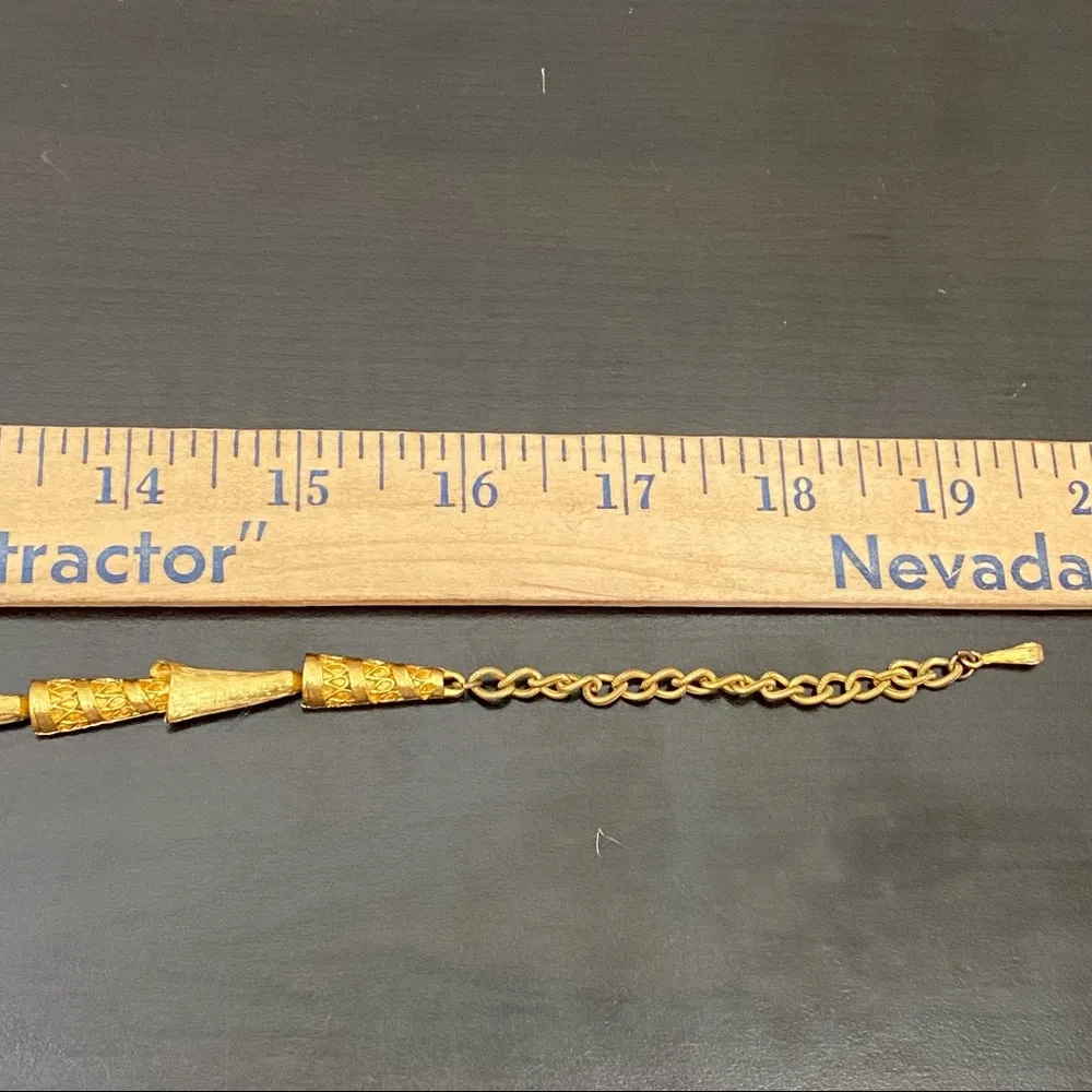 Unique Vintage Unsigned  Brushed Gold Cone-shaped Ornate Link Necklace - Image 5