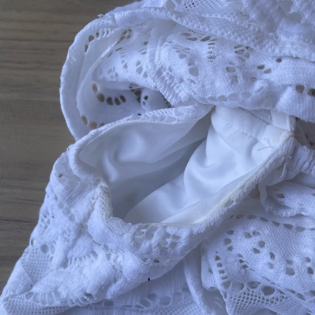 Lilly Pulitzer White Lace Cold Shoulder Blouse - Image 8