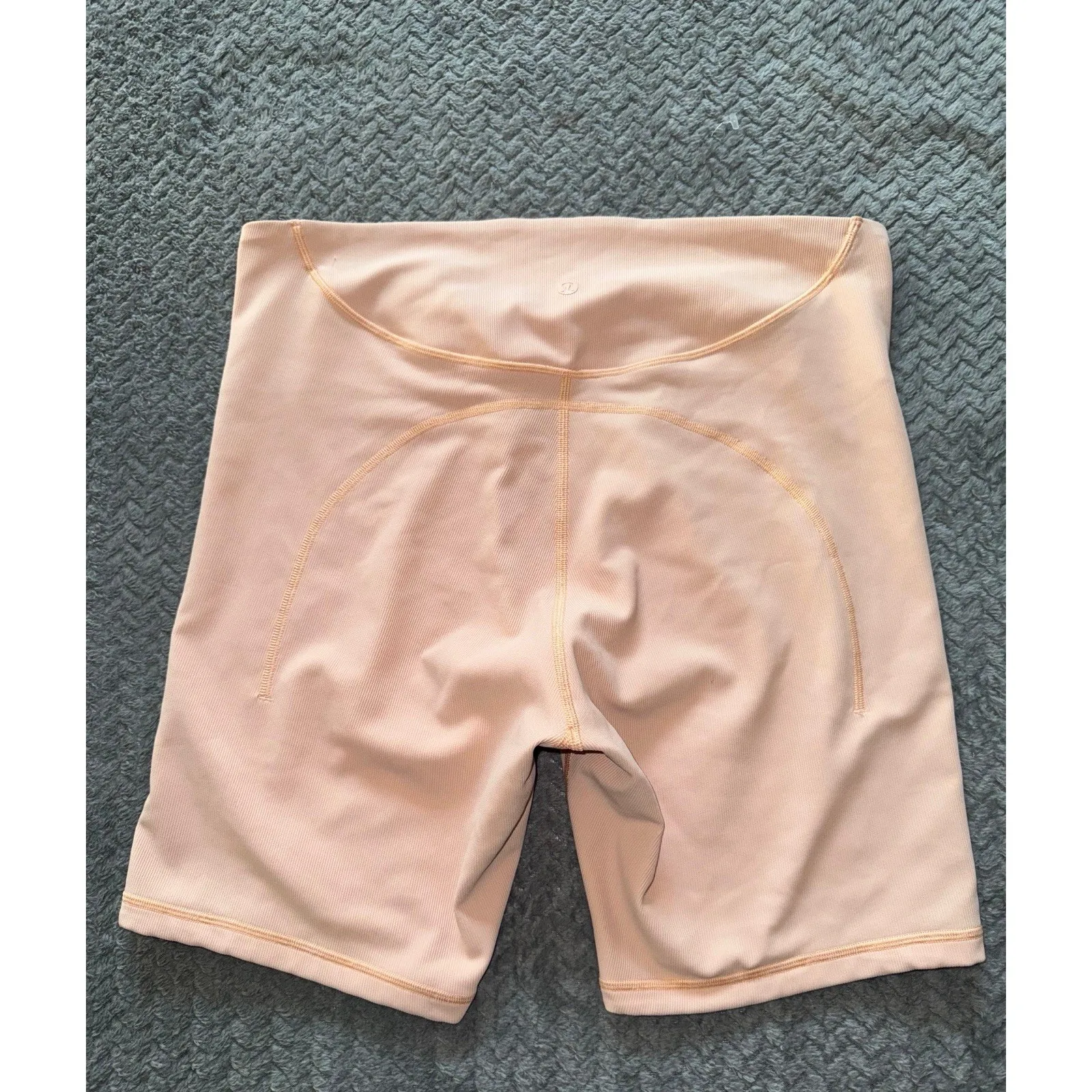 Lululemon Womens Train High Rise Shorts Bike‎ Ribbed Peach size 14 - Image 3