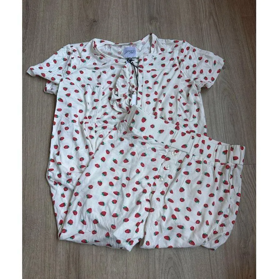 NEW NWT Plush Revolve Strawberry 3 Piece Pajama set size Xs - Image 5
