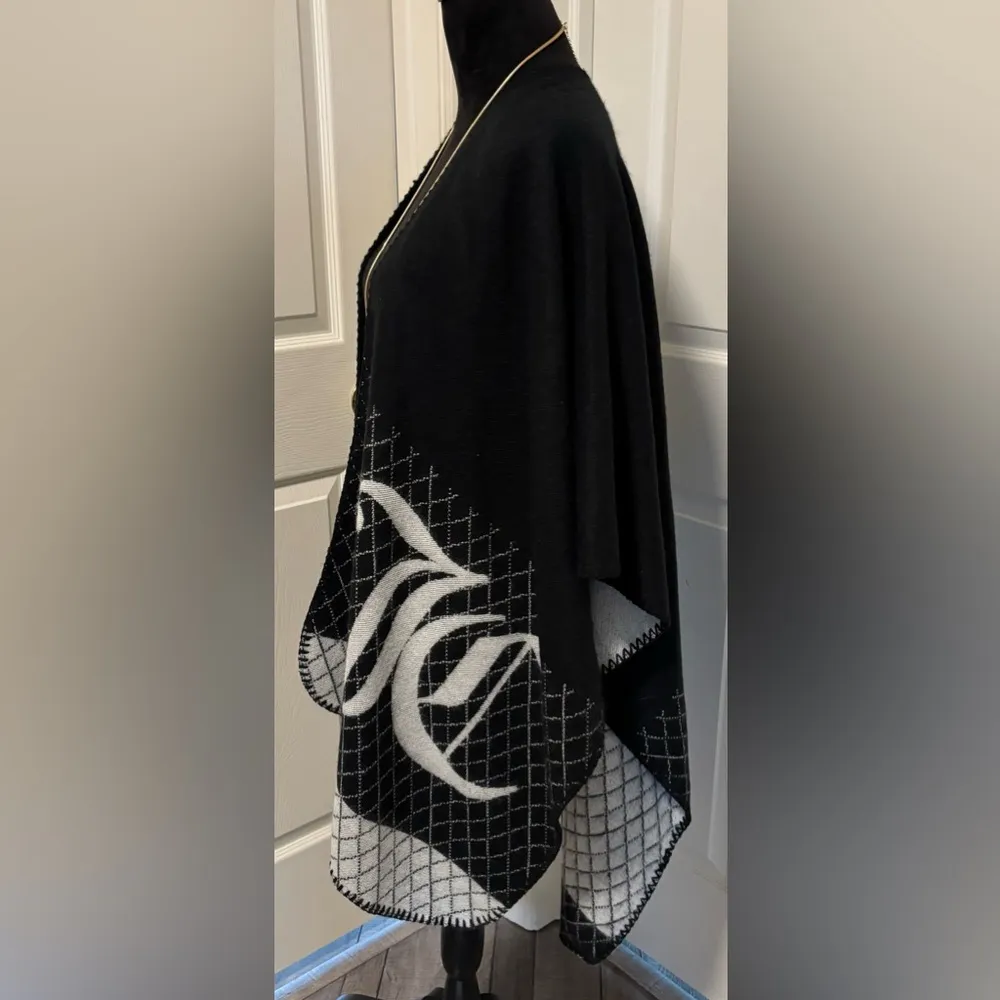 NWT Juicy Couture Acrylic/ Polyester Wrap - Image 3