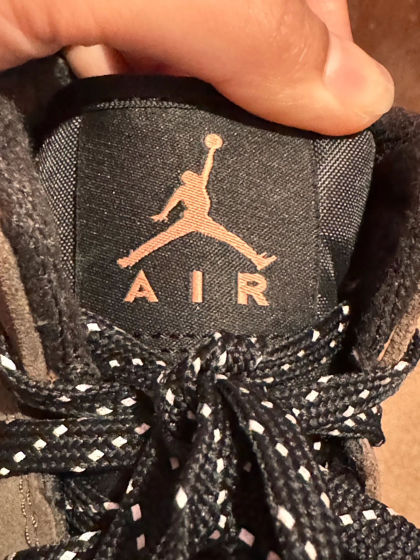 Air Jordan  1 - Image 6