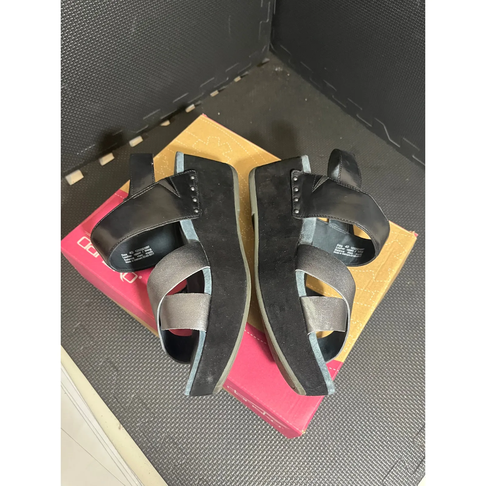 Dansko Stasia Burnished Leather Sandals Black Pewter Wedge  Shoes Size 40 US 9.5 - Image 3