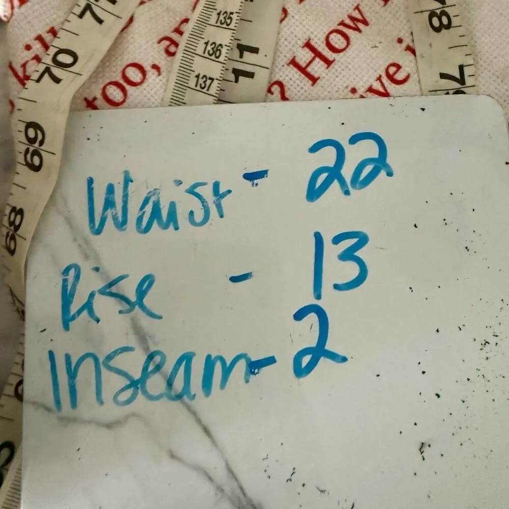 Abercrombie & Fitch Women’s 36 Curve Love Black Mom Shorts High Rise Denim - Image 4