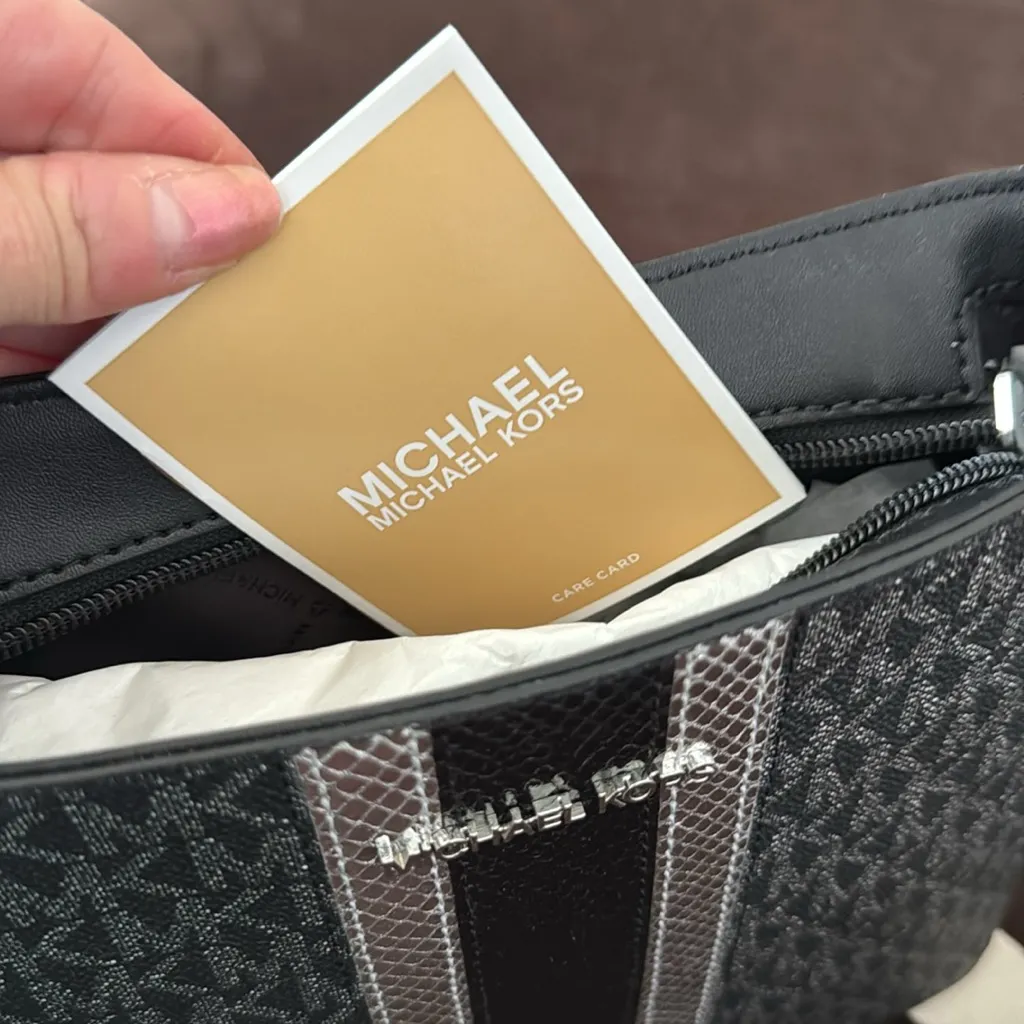 Michael Kors Jet Set Travel Crossbody Black & Silver Bag - Image 8