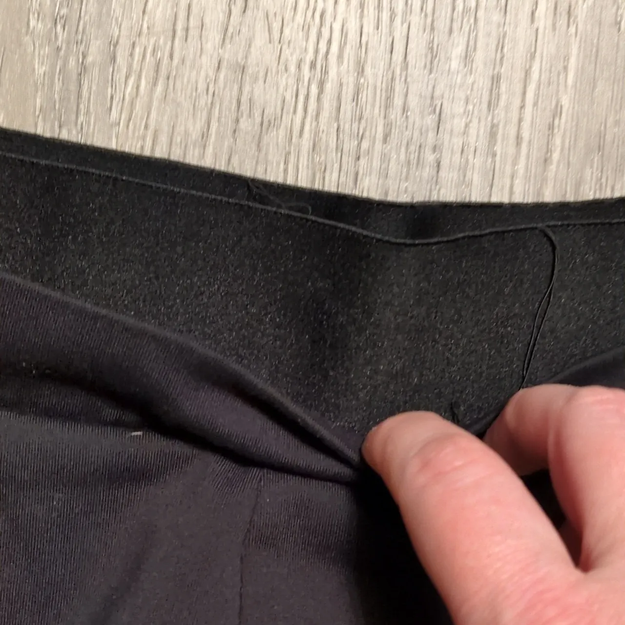 Athleta Black The Venice Pintuck Pants Size Medium - Image 4