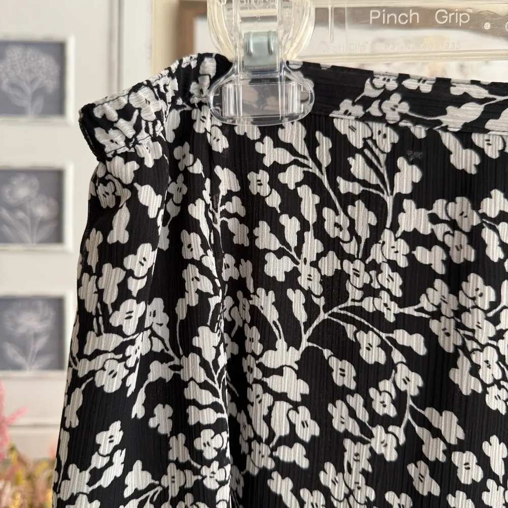 Vintage Large Black White Floral Skirt Lined Lightweight Midi Zip Waist 90s Chic - Image 6