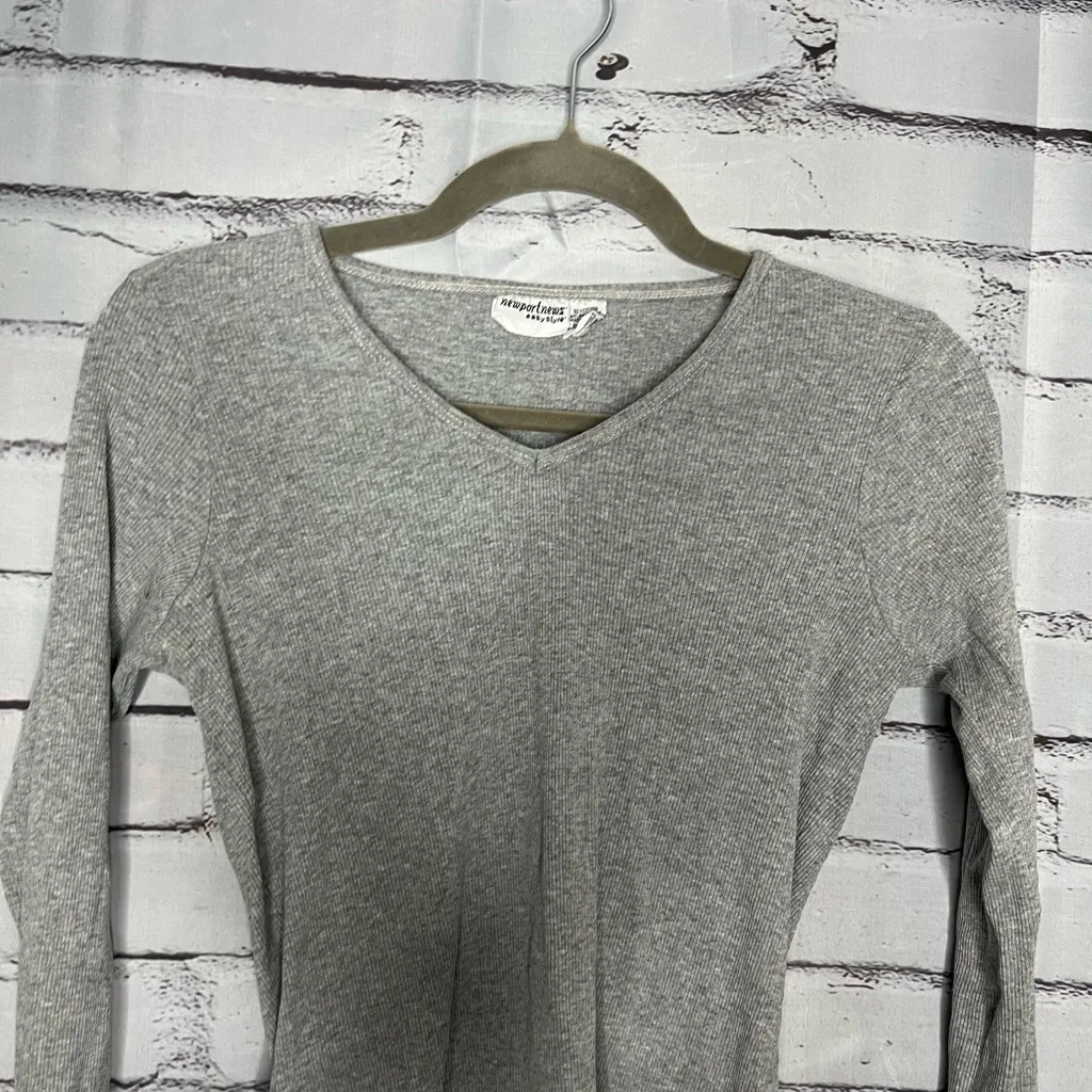 Newport News Vintage Y2K Gray Fitted Long Sleeve Ribbed Top V-Neck Shirt Size M - Image 5