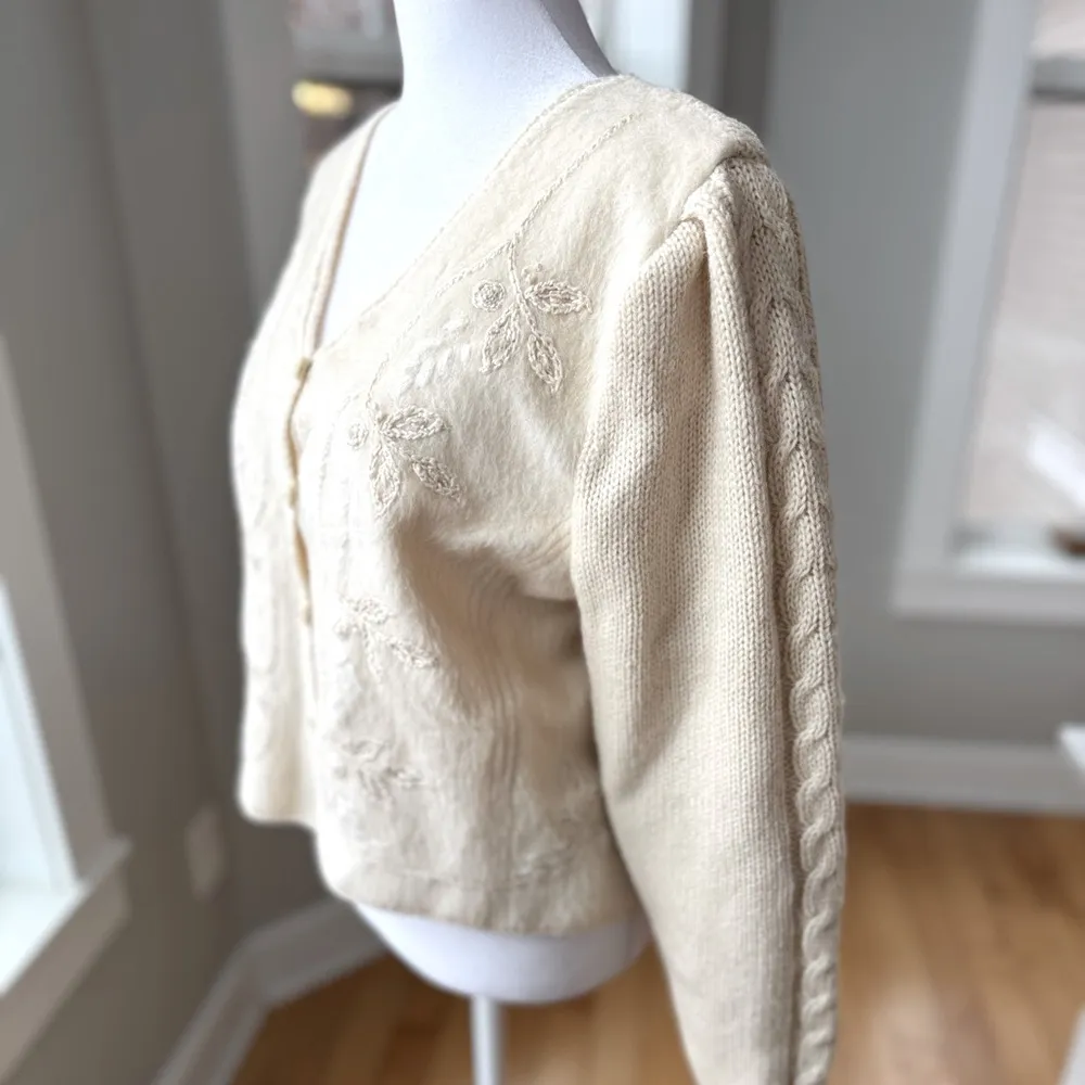 Vintage Susan Bristol Ivory Cream Faux Fur Hand Embroidered Wool Sweater Medium - Image 12