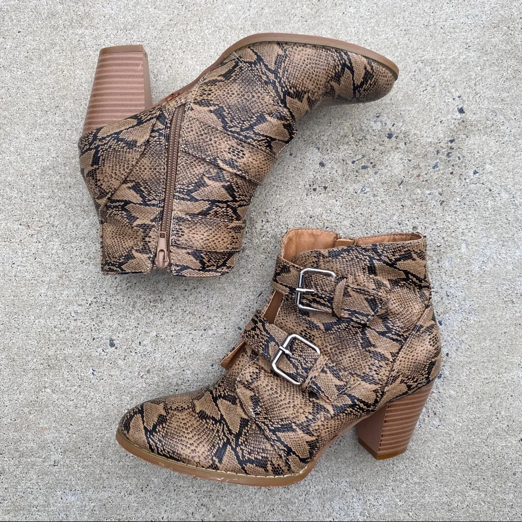 Coconuts by Matisse Helga Animal Print Snake Print Buckle Ankle Booties size 8 - Image 2