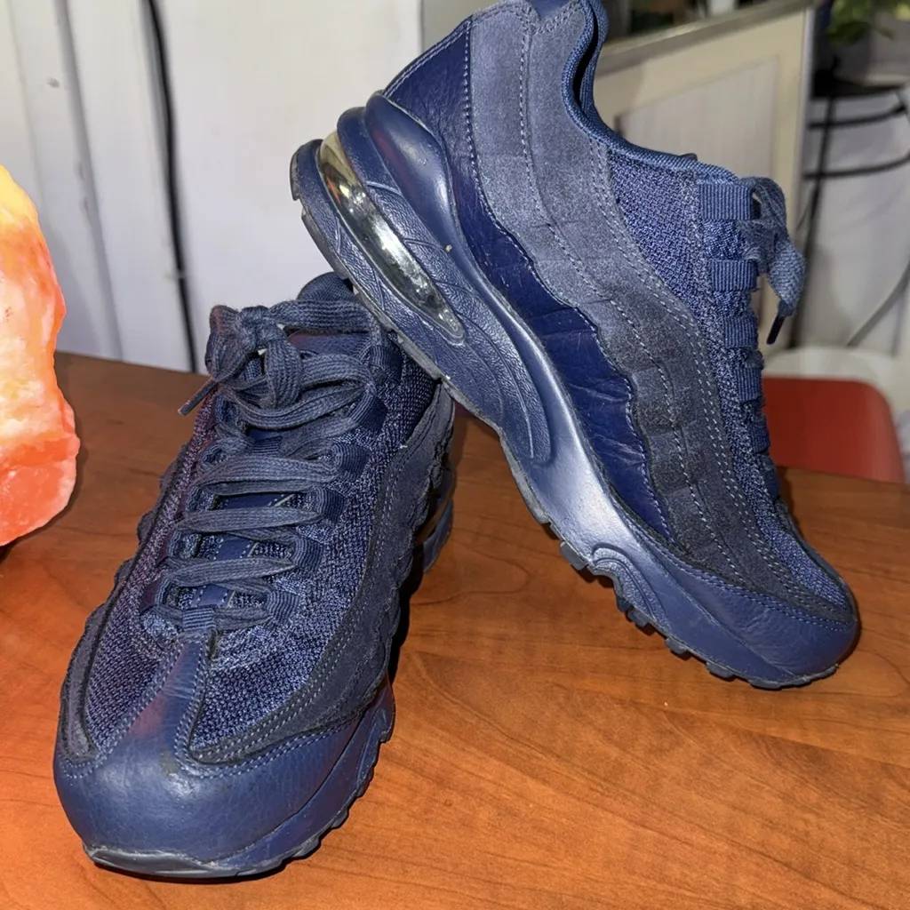 Nike Air Max 95 Triple Black Shoes‎ 307565-055 Athletic Sneakers Women's Size 8 - Image 5