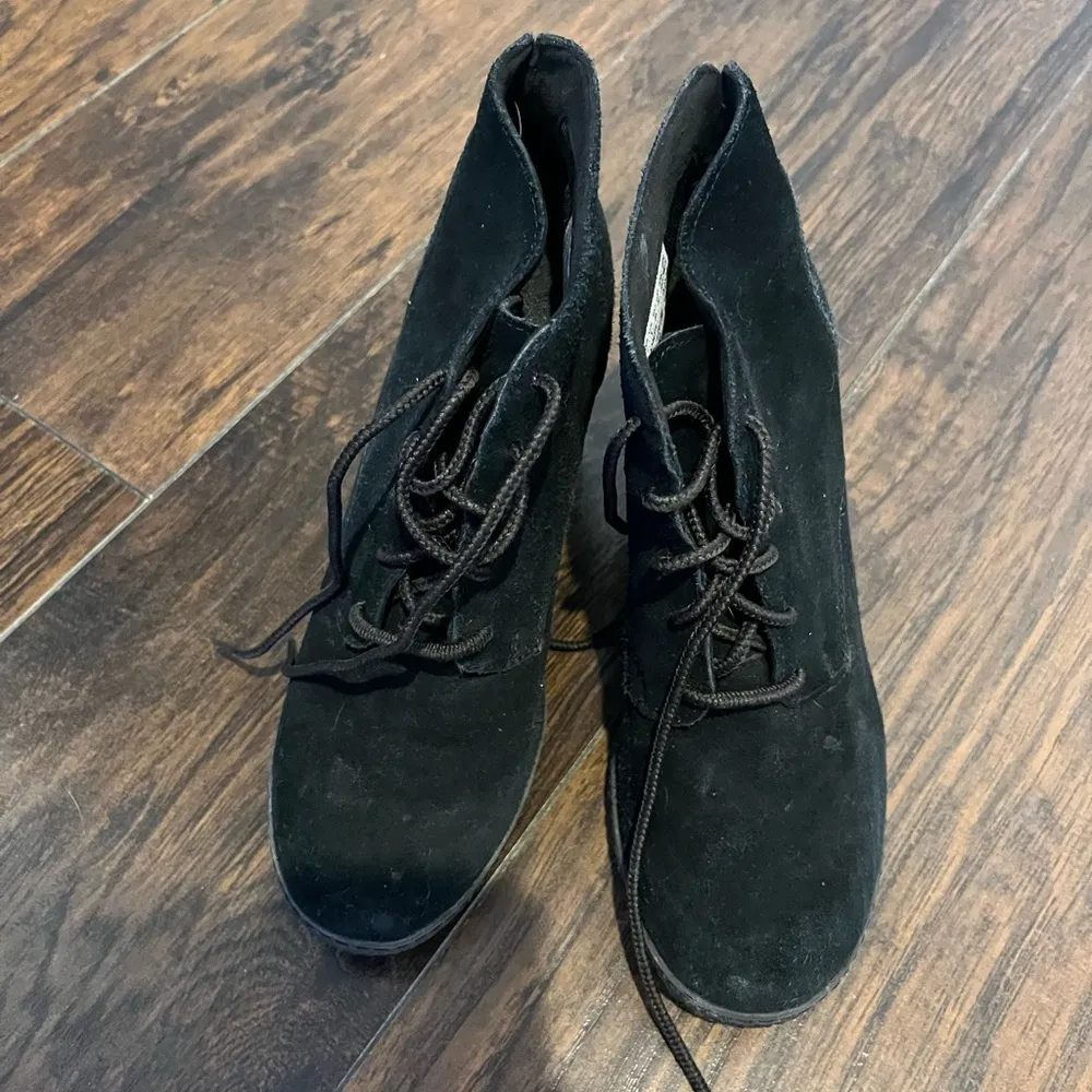 Timberland Heeled Ankle Boots - Image 2