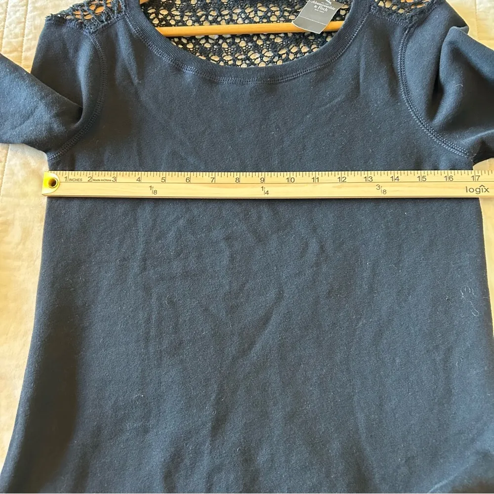 Abercrombie & Fitch Navy Crochet Back Sweatshirt. Size XS. - Image 11