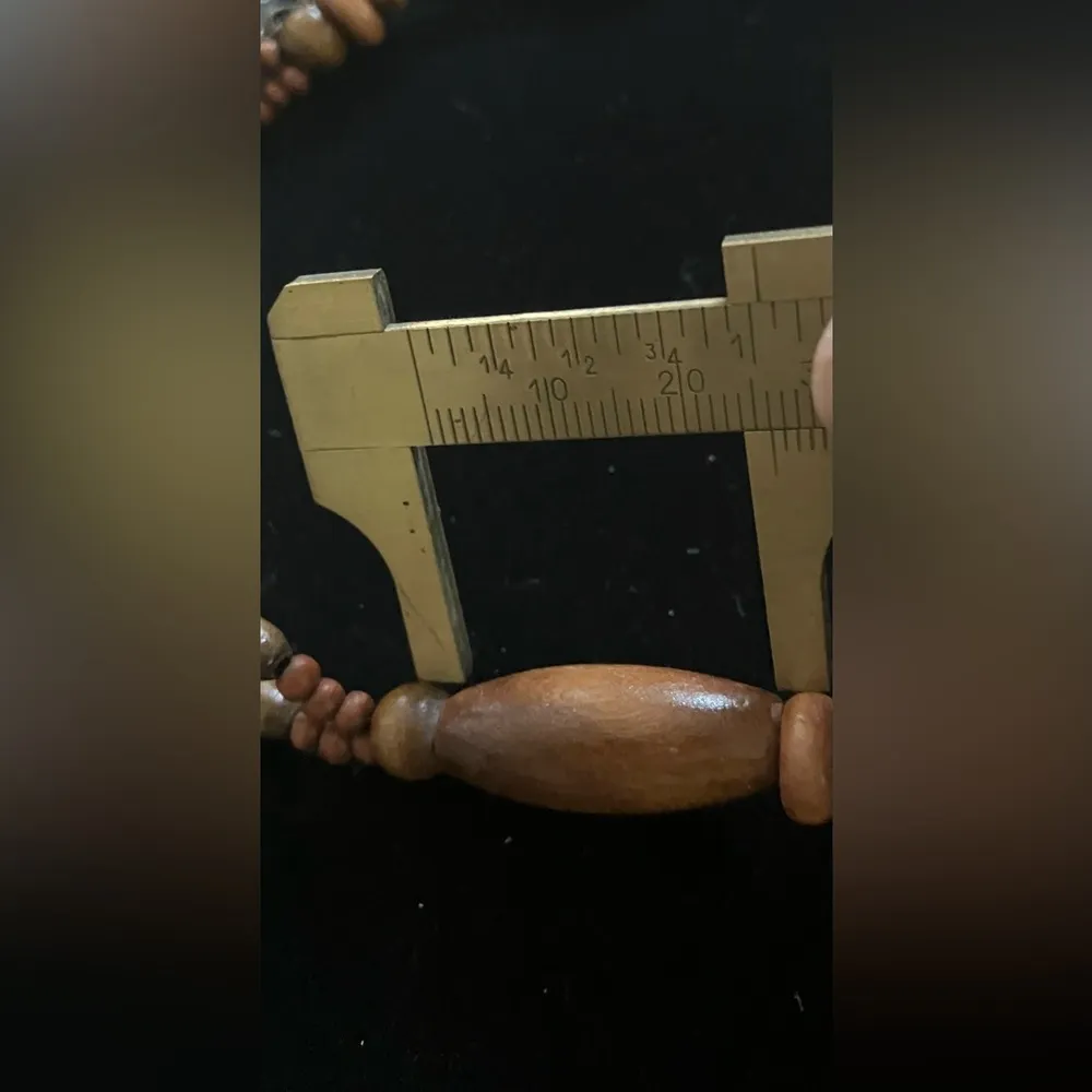 Vintage Hawaii Demi Tan & Dark Brown Graduated Wood Bead Necklace - Image 4