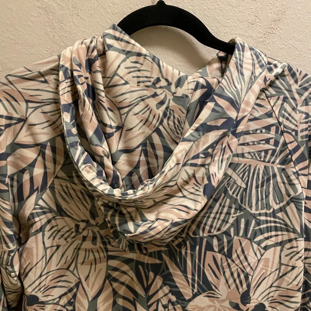 Feat Tropical Flowtech Floral Roam Hoodie Size Small - Image 11