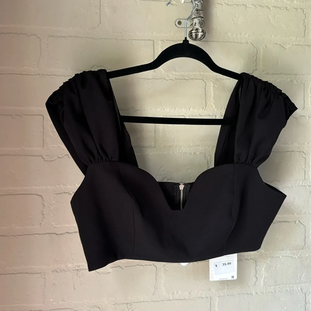 Zara black top cropped sweetheart ruched in size medium lined NWT - Image 2