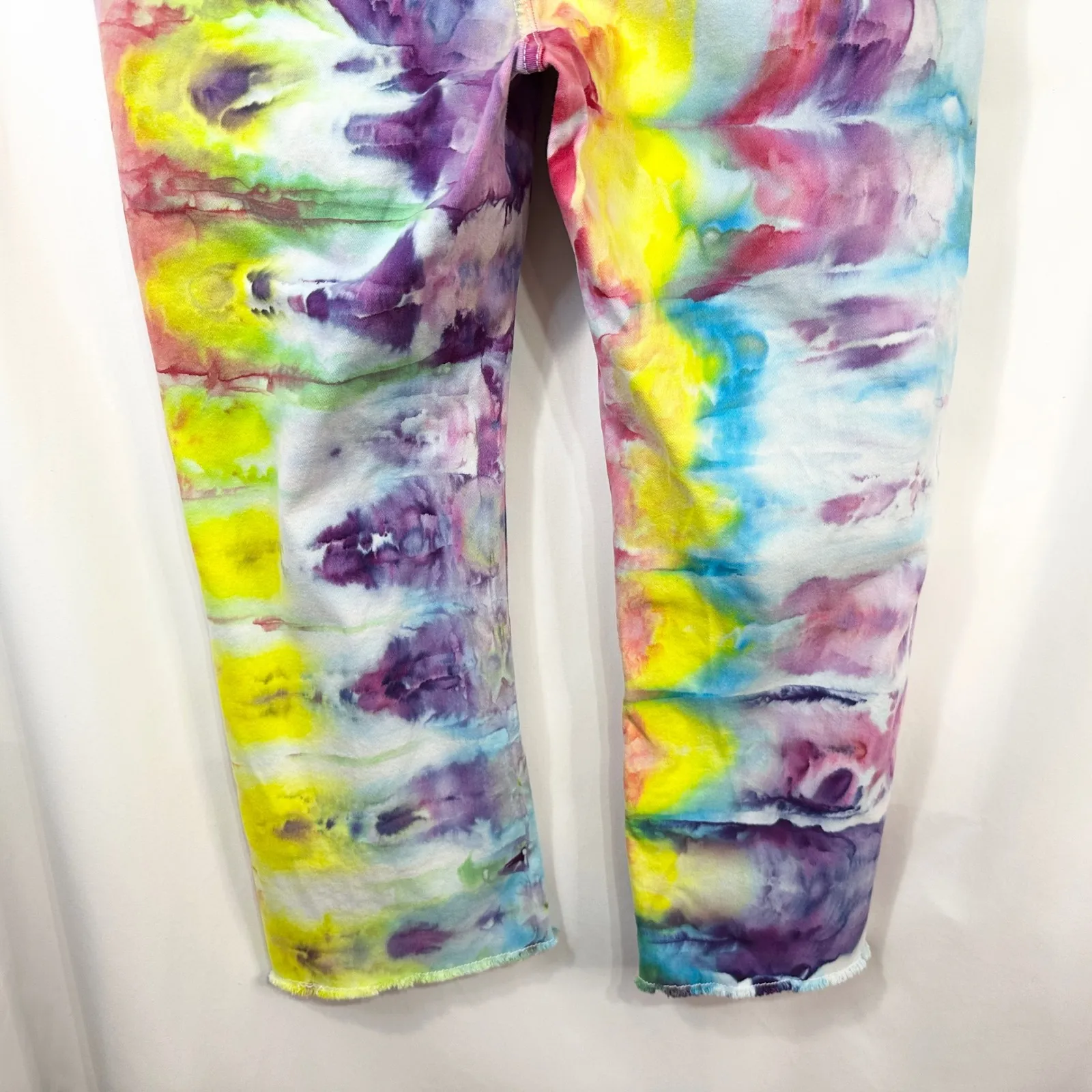 Crown & Ivy Sz 16‎ Capri Jeans Handmade Tie Dye Denim Yellow Purple Raw Hem 1478 - Image 8