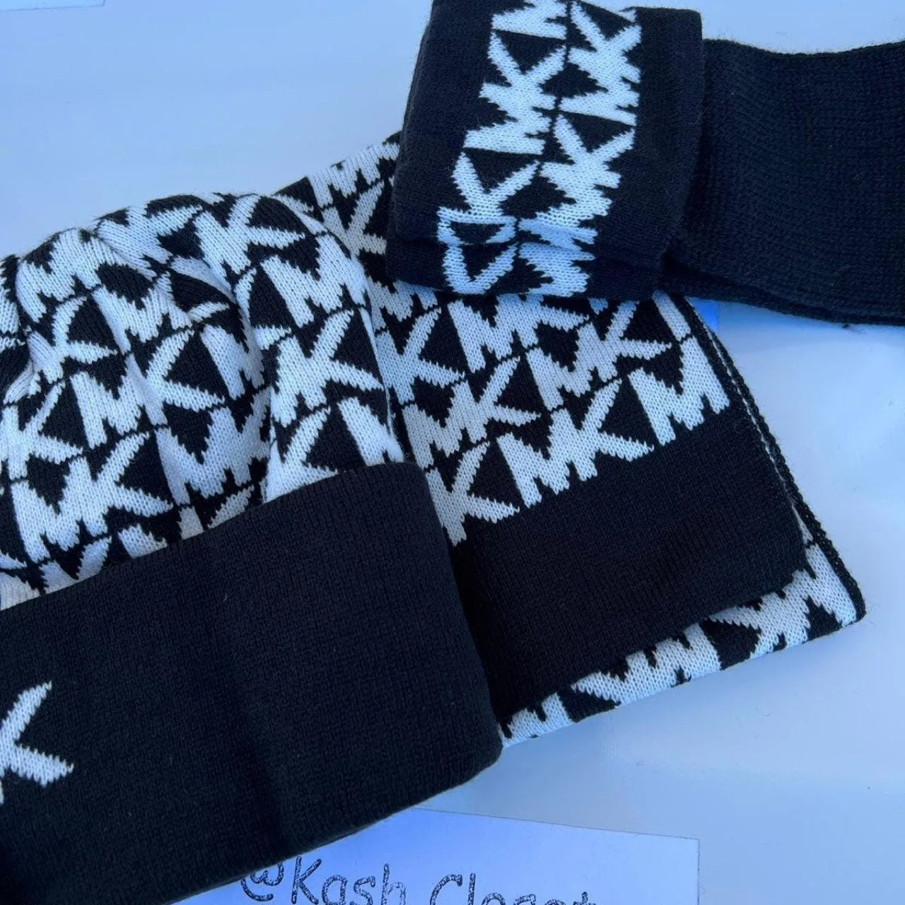 Michael Kors Black Hat Gloves Scarf Gift Box Set - Image 3