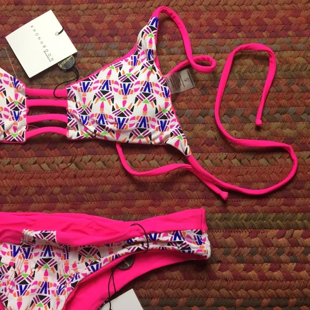NWT HOT PINK GEOMETRIC BIKINI SET CHEEKY TWO PIECE - Image 2