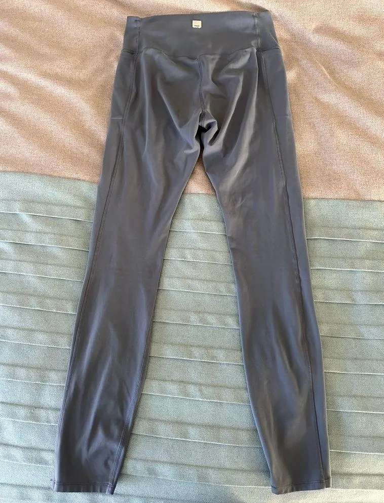 Vuori Studio Pocket Leggings Size Medium - Image 3