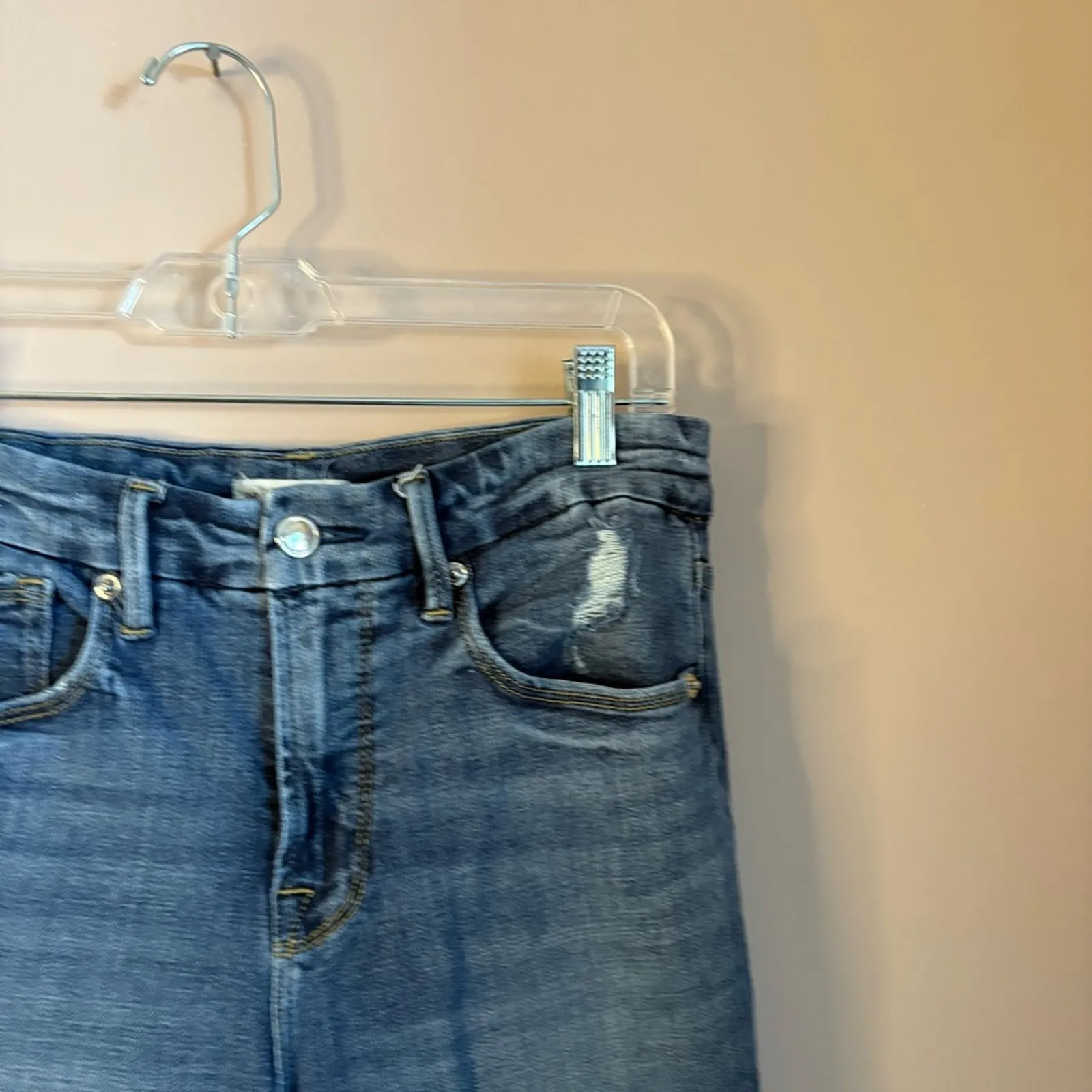 Good American Good Legs Crop jeans Blue261 medium wash denim distressed 4/27 - Image 7