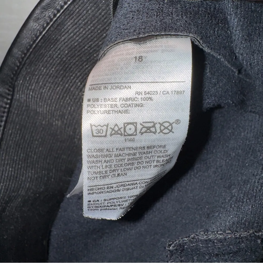 Old Navy Women's Black Faux Leather Extra High Rise Skinny Pants size 18 - Image 6