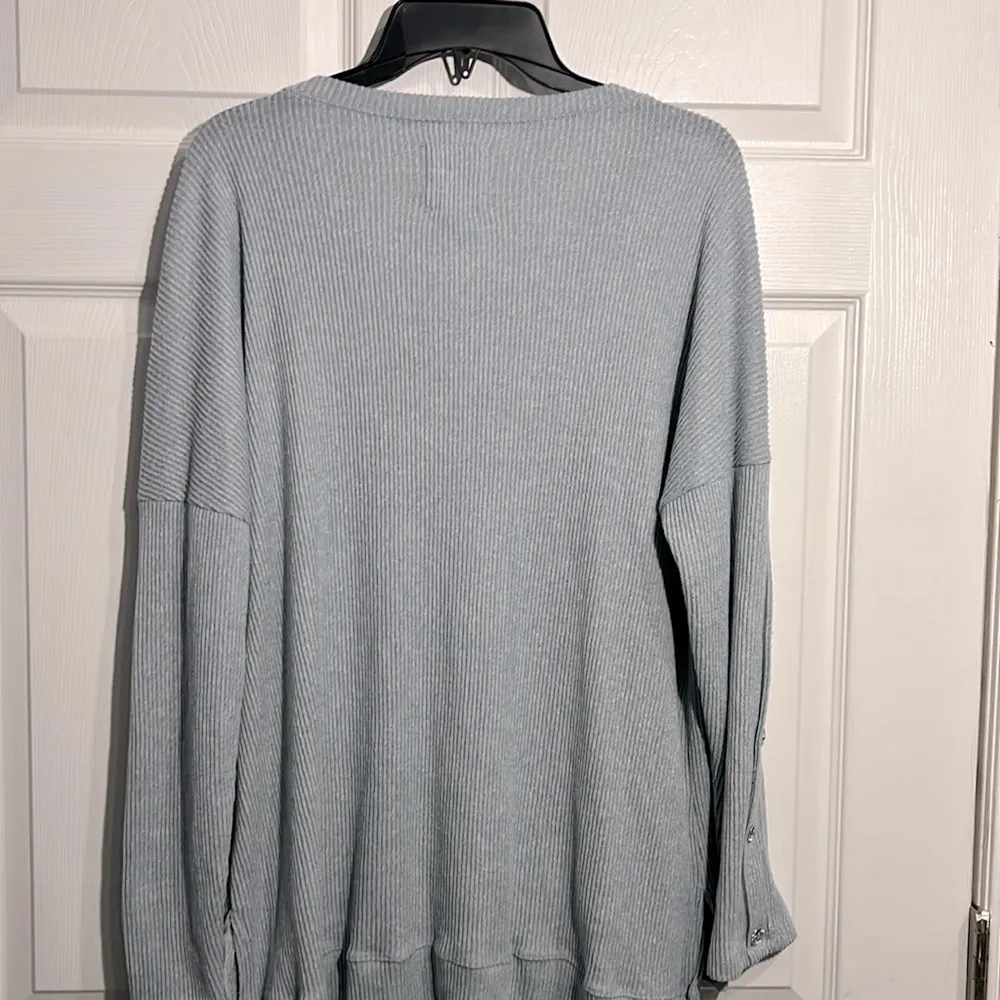 NEW YORK LAUNDRY Women's Light Blue Long Sleeve V-neck Sweater - Size 1x - Image 7