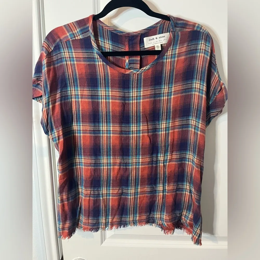 Anthropologie Cloth & Stone Top Button Back Short Sleeve Plaid High Low Size L - Image 5