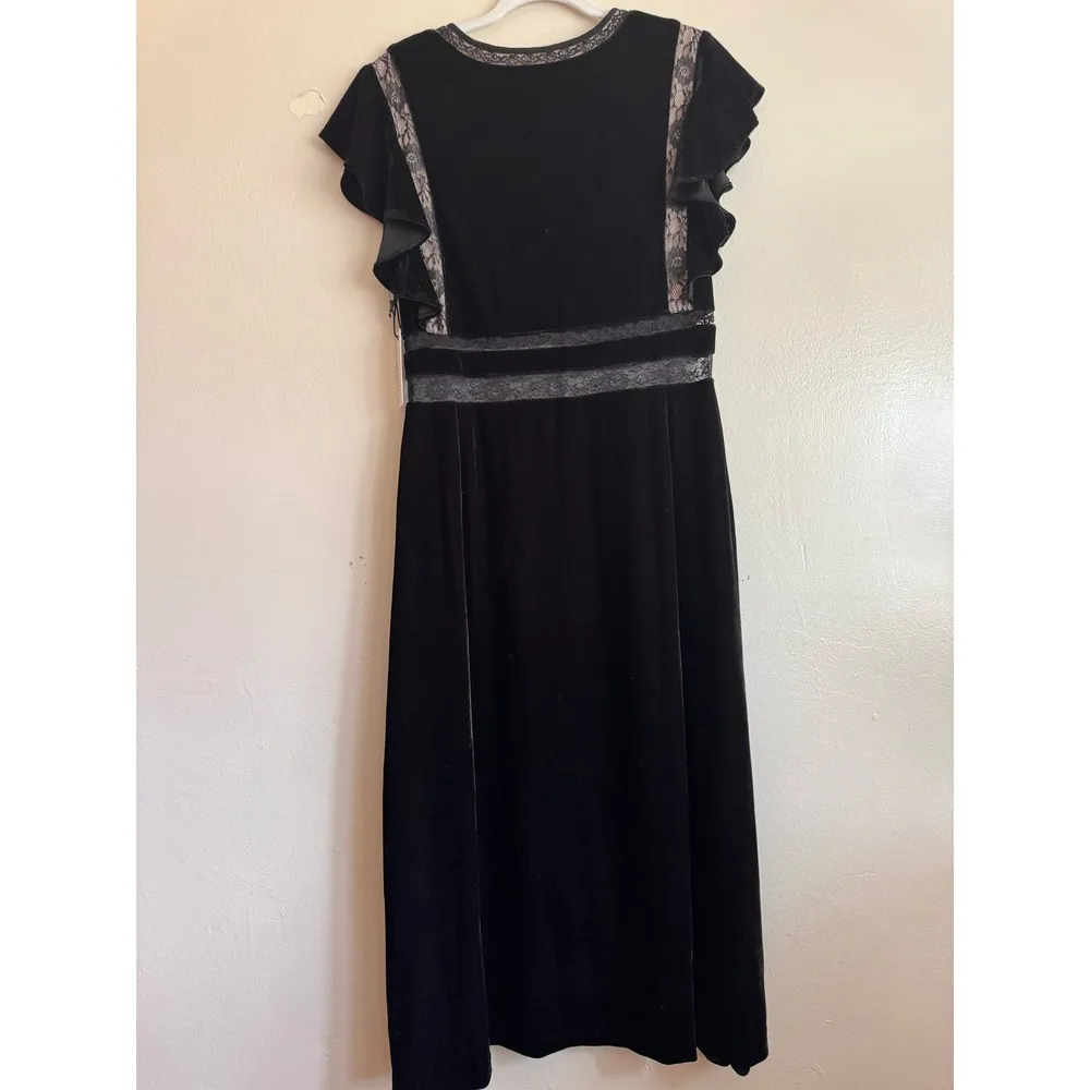 Saylor black Alexandra Velvet & Lace V-Neck Dress size L - Image 12