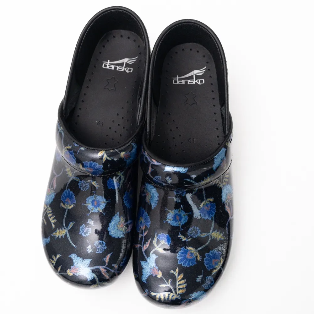 Dansko. Blue Garden Patent Clog. - Image 2
