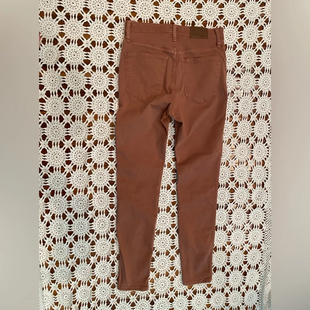 10" High-Rise Skinny Jeans Garment-Dyed TENCEL  Denim Edition size 27 - Image 4