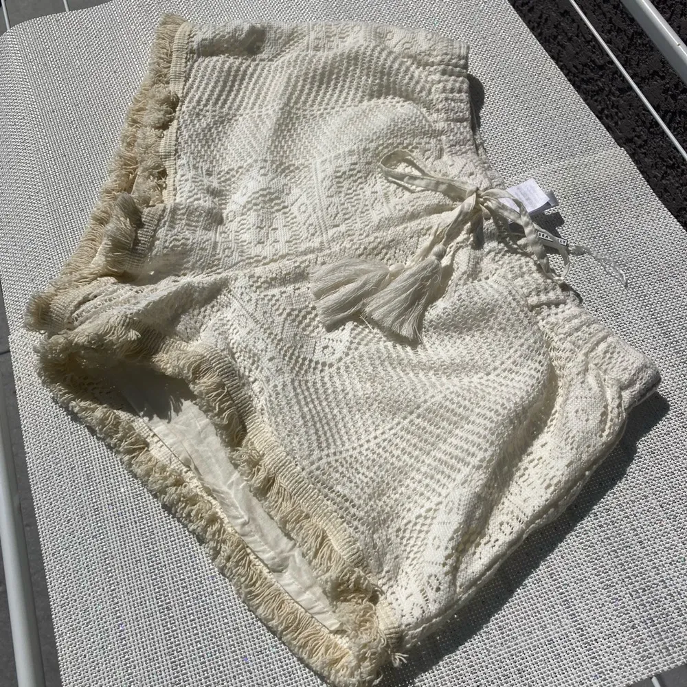 Lace Shorts Cream Size XS - Image 10