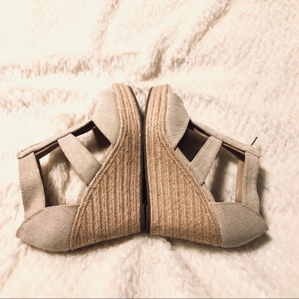 A New Day Beautiful wedges! Size 6 Tan - Image 5