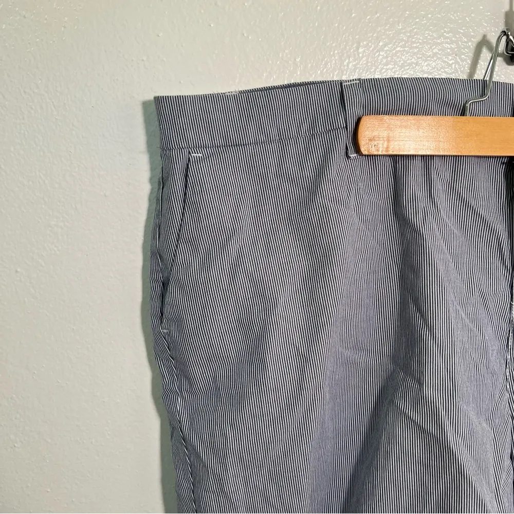 Tommy Hilfiger Bermuda Shorts Blue White Pinstripes 18W - Image 6