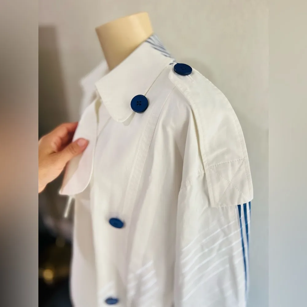 J.ING COAT WHITE AND STRIPE BLUE SIZE SMALL - Image 10